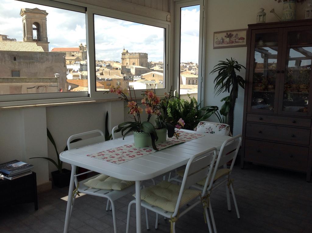 Apartament Attico Da Rosa Con Vista Spettacolare A 360 Gradi Caltagirone Zewnętrze zdjęcie